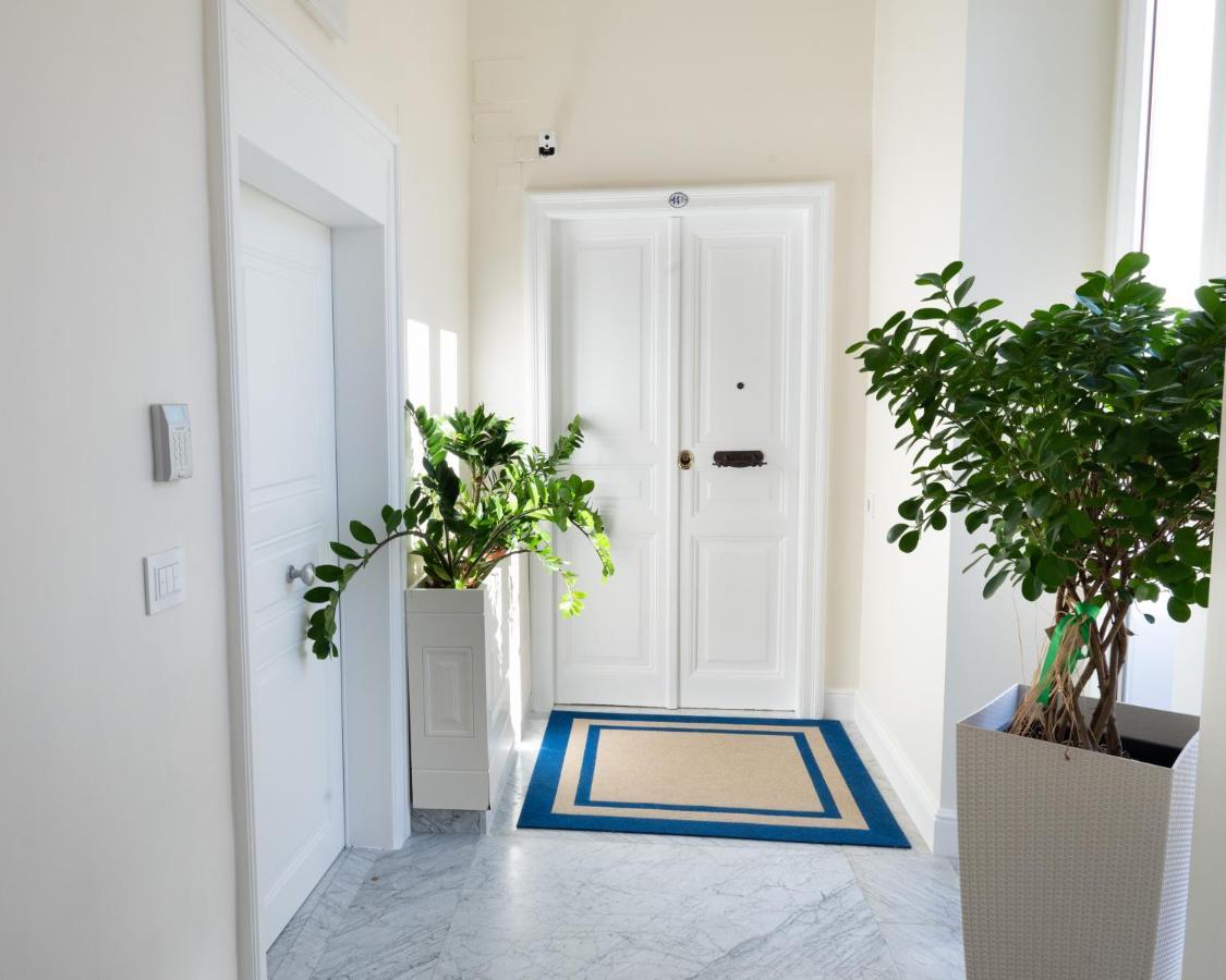 Bernini House Naples Hotel ภายนอก รูปภาพ