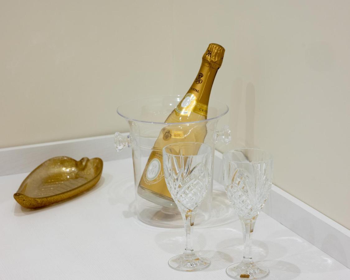 Bernini House Naples Hotel ภายนอก รูปภาพ