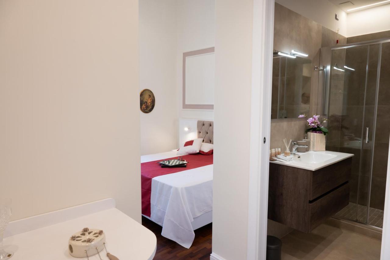Bernini House Naples Hotel ภายนอก รูปภาพ