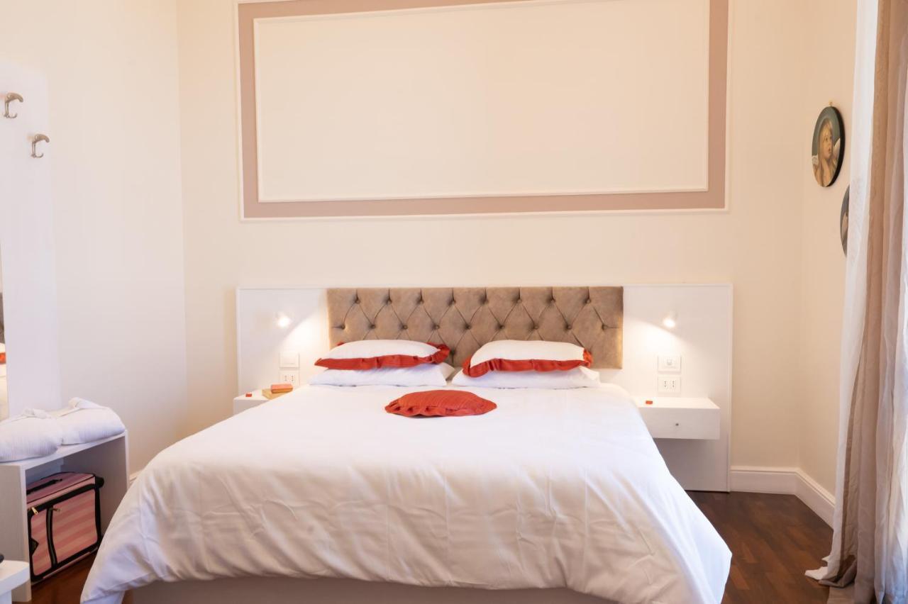 Bernini House Naples Hotel ภายนอก รูปภาพ
