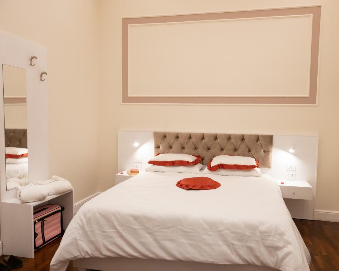 Bernini House Naples Hotel ภายนอก รูปภาพ