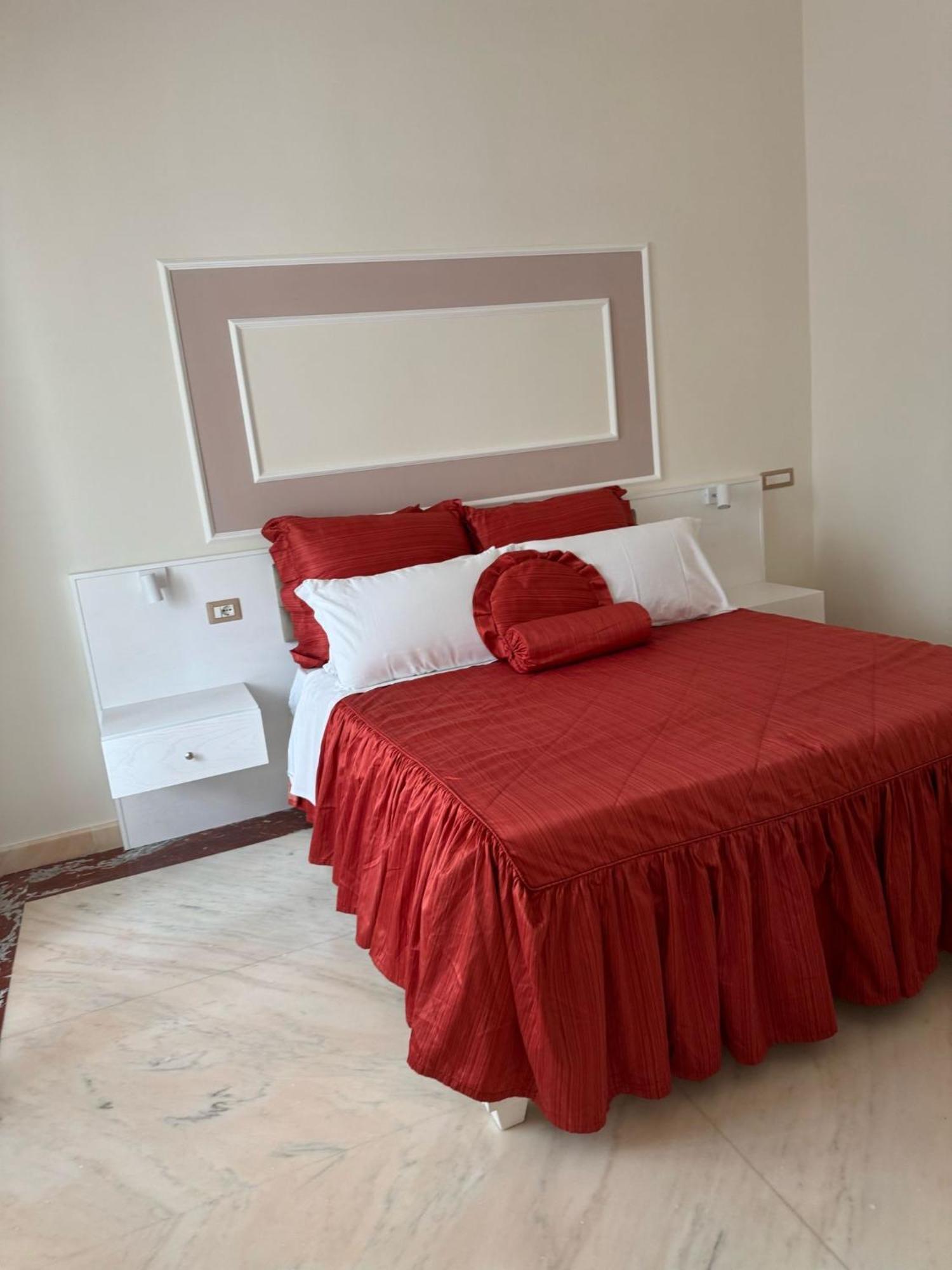 Bernini House Naples Hotel ภายนอก รูปภาพ